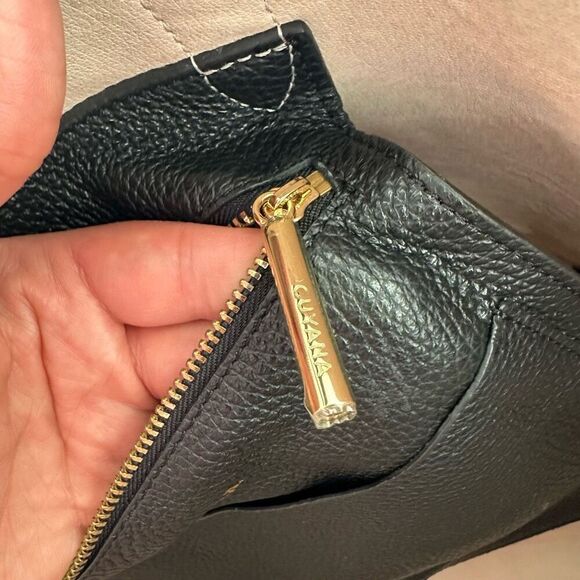 Cuyana Classic Structured Black Italian Pebbled Leather SFM Monogrammed Tote - Picture 8 of 11